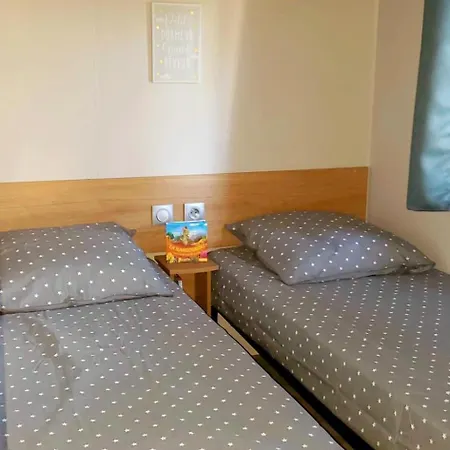 Mobil-home Le Cocon Fun Pass Non Inclus キャンプ場 *